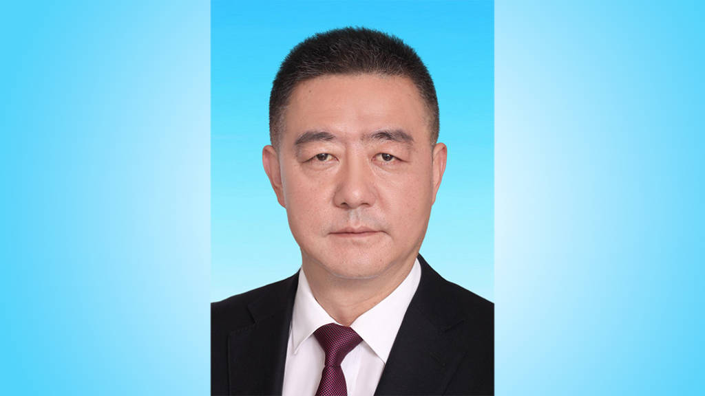 去年出任巴中市委常委、常務(wù)副市長的李本勇，已轉(zhuǎn)崗市人大:宏鑫機械設(shè)備有限公司
