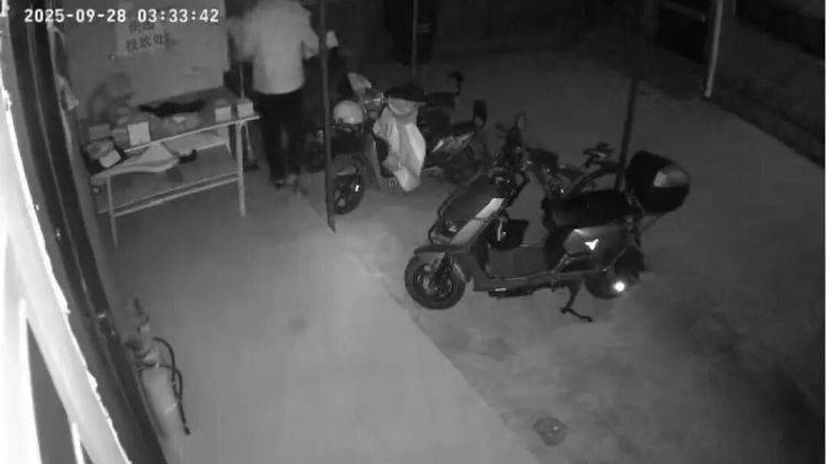 上海男子有穩(wěn)定工作和收入<strong></p>
<p>宏鑫機(jī)械設(shè)備有限公司
</strong>，卻總沉迷在深夜干這事……被抓了！:宏鑫機(jī)械設(shè)備有限公司
