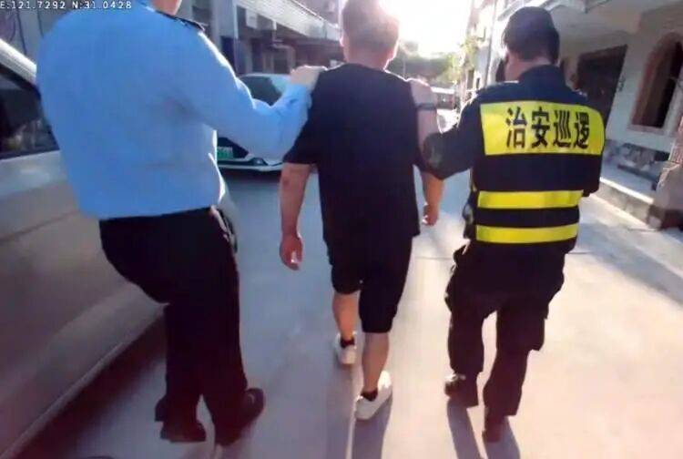 上海男子有穩(wěn)定工作和收入<strong></p>
<p>宏鑫機(jī)械設(shè)備有限公司
</strong>，卻總沉迷在深夜干這事……被抓了！:宏鑫機(jī)械設(shè)備有限公司
