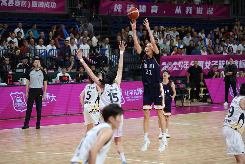 四川隊(duì)成就全國(guó)女籃錦標(biāo)賽四連冠 韓旭砍下26分:宏鑫機(jī)械設(shè)備有限公司
