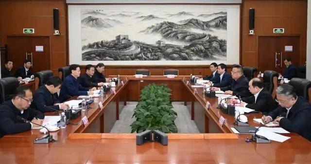 遼寧省委書記、省長在京與部分中央企業(yè)分別舉行工作會商:宏鑫機械設備有限公司
