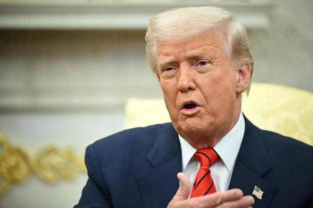 攻守移位了！眼見特朗普出盡“爛牌”<strong></p>
<p>宏鑫機(jī)械設(shè)備有限公司
</strong>，背后大佬坐不住了，下定決心親自出馬向中方交底:宏鑫機(jī)械設(shè)備有限公司
