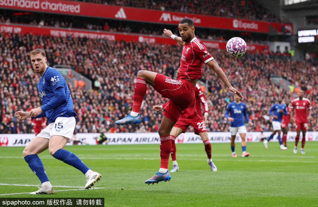 阿莫林的“戰(zhàn)術(shù)騙局”讓斯洛特措手不及<strong></p>
<p>宏鑫機(jī)械設(shè)備有限公司
</strong>，曼聯(lián)客場掀翻利物浦:宏鑫機(jī)械設(shè)備有限公司
