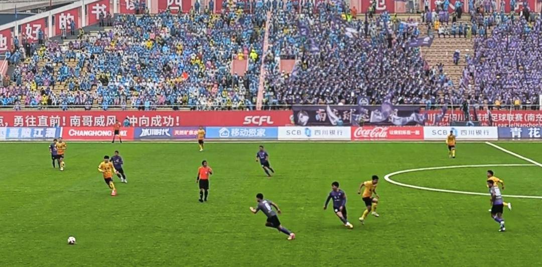 川超南充隊(duì)6號球員明俊賢因顏值走紅：“希望大家更關(guān)注球場上的我<strong></p>
<p>宏鑫機(jī)械設(shè)備有限公司
</strong>，以球技贏得掌聲”:宏鑫機(jī)械設(shè)備有限公司
