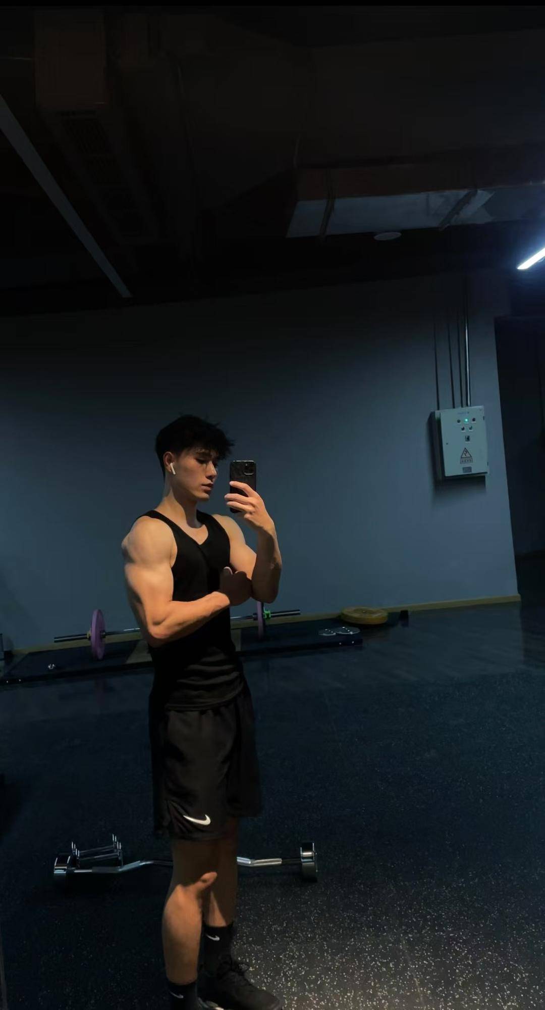 川超南充隊(duì)6號球員明俊賢因顏值走紅：“希望大家更關(guān)注球場上的我<strong></p>
<p>宏鑫機(jī)械設(shè)備有限公司
</strong>，以球技贏得掌聲”:宏鑫機(jī)械設(shè)備有限公司
