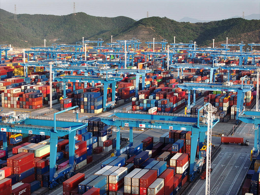 首破四萬億元<strong></p>
<p>宏鑫機(jī)械設(shè)備有限公司
</strong>！前三季度浙江進(jìn)出口同比增長6.2%:宏鑫機(jī)械設(shè)備有限公司
