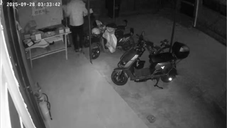 每月穩(wěn)定收入8000多元卻忍不住經(jīng)常偷快遞<strong></p>
<p>宏鑫機(jī)械設(shè)備有限公司
</strong>，上海一男子被刑拘:宏鑫機(jī)械設(shè)備有限公司
