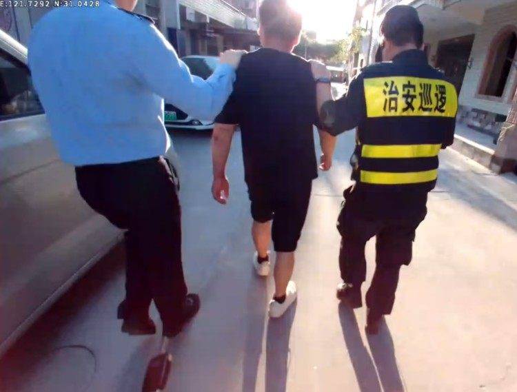 每月穩(wěn)定收入8000多元卻忍不住經(jīng)常偷快遞<strong></p>
<p>宏鑫機(jī)械設(shè)備有限公司
</strong>，上海一男子被刑拘:宏鑫機(jī)械設(shè)備有限公司
