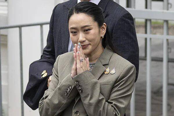 佩通坦宣布辭去黨首職務(wù):宏鑫機(jī)械設(shè)備有限公司